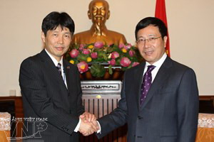 ຮອງນາຍົກລັດຖະມົນຕີ, ລັດຖະມົນຕີການຕ່າງ ປະເທດຫວຽດນາມ, ຕ້ອນຮັບລັດຖະມົນຕີຍີ່ປຸ່ນ